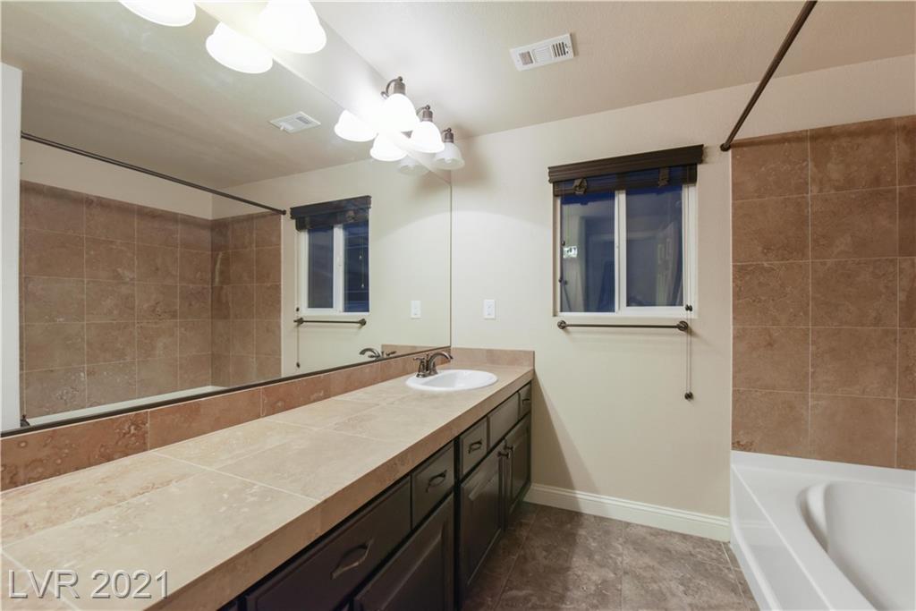 5907 Laurel Lake Court