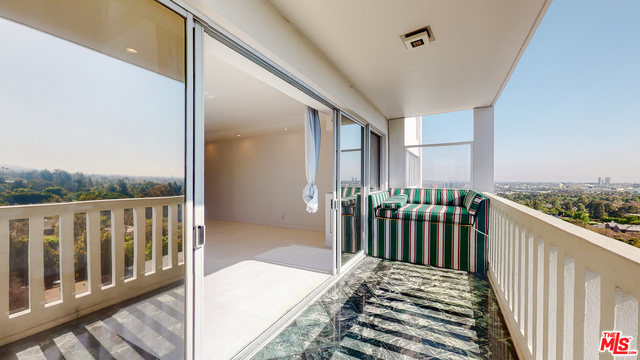 999 N Doheny Dr #811