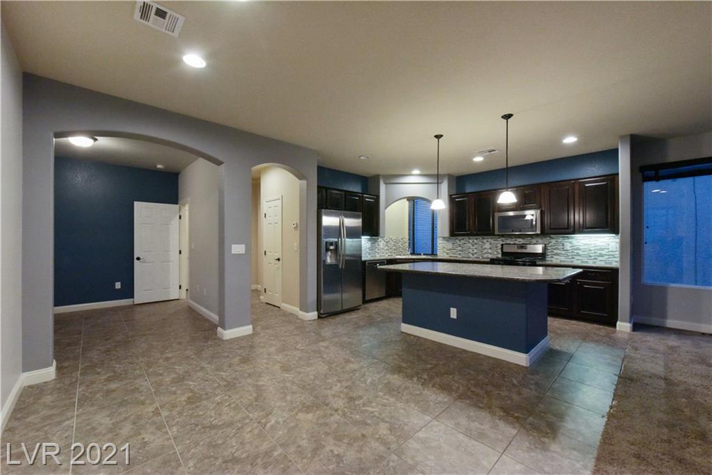 5907 Laurel Lake Court