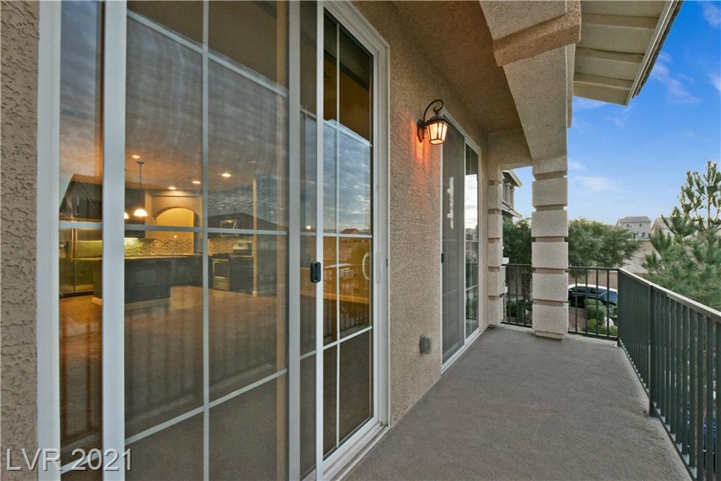 5907 Laurel Lake Court