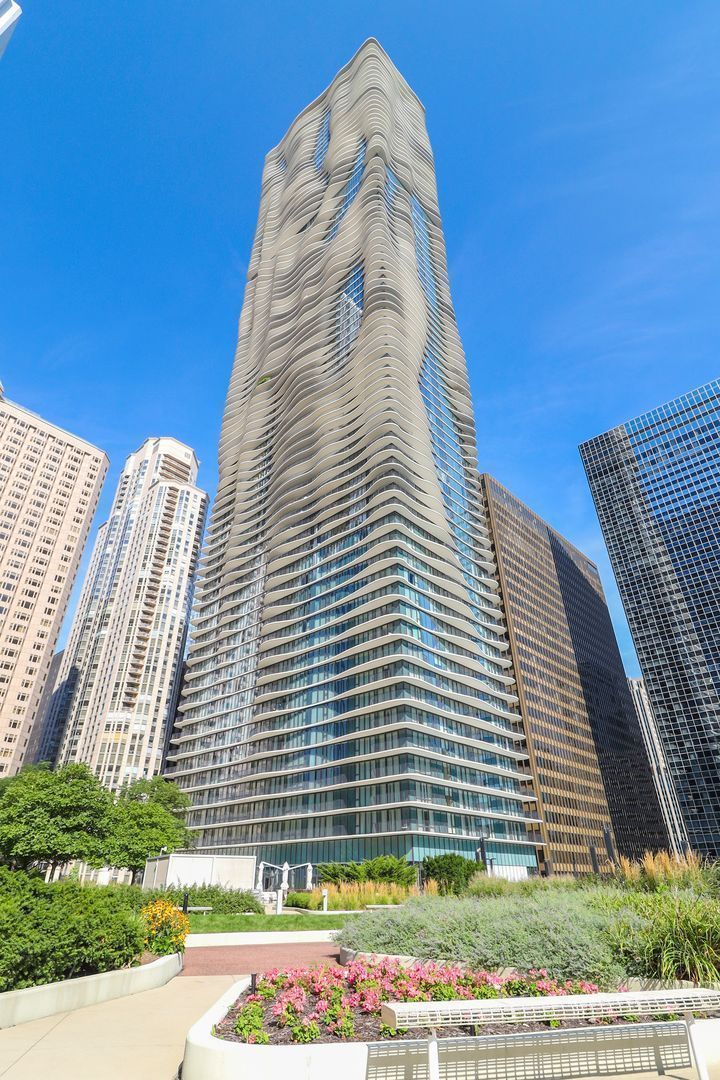 225 N Columbus Drive #5609 Chicago, IL 60601