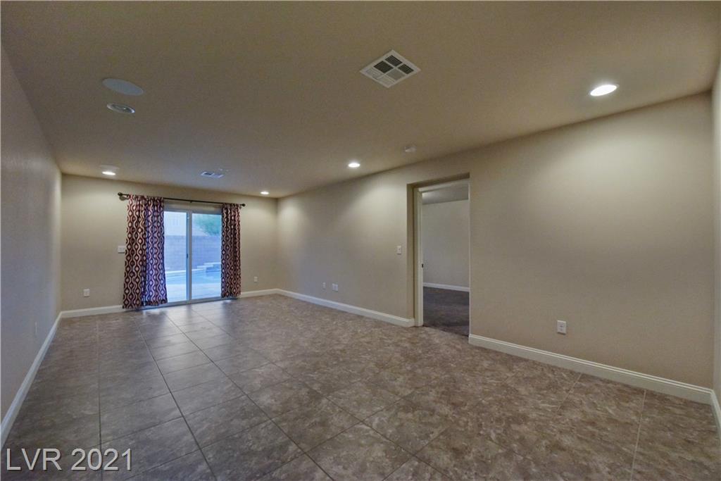 5907 Laurel Lake Court